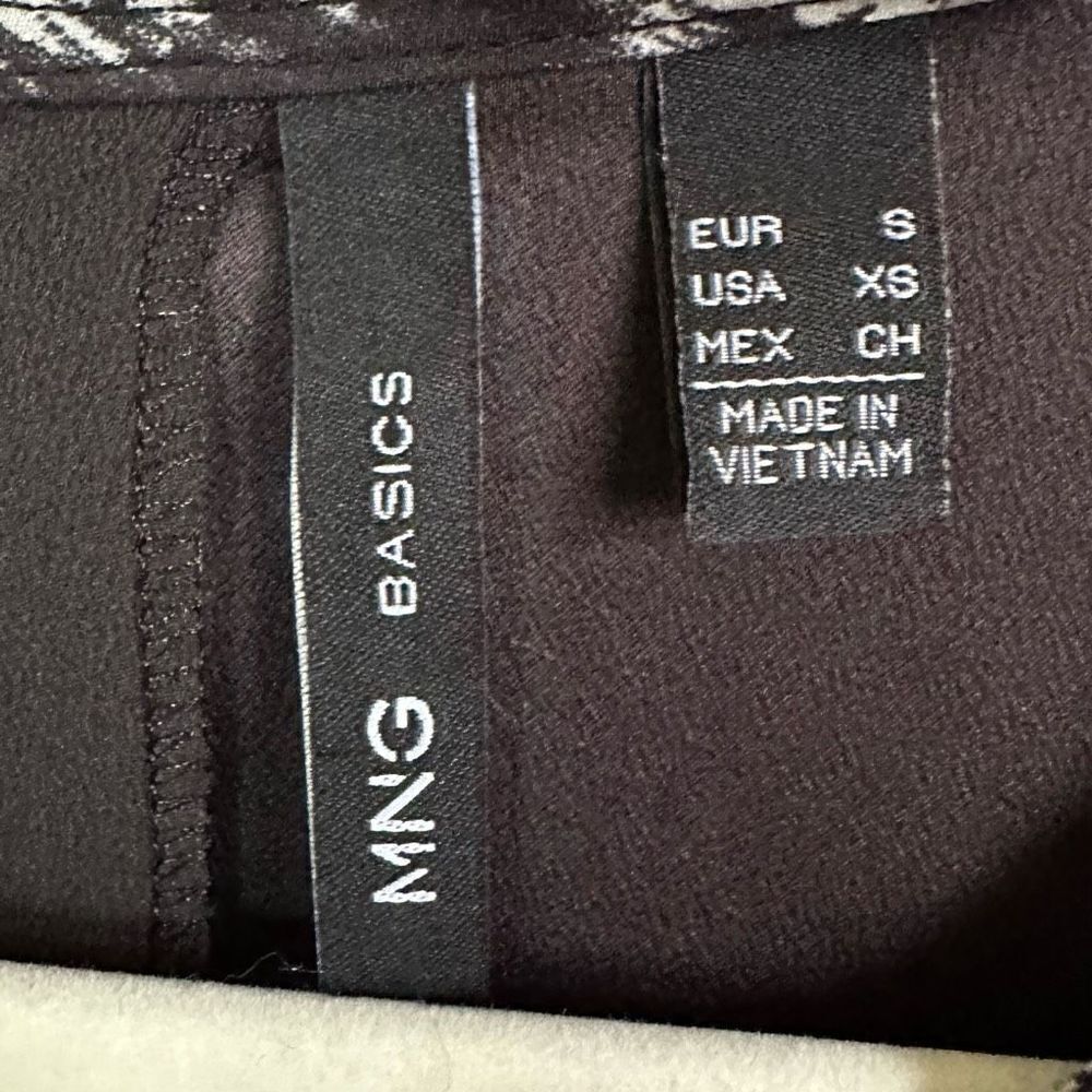 Mango Mng Basics Abstract Pattern Keyhole Back Dr… - image 8